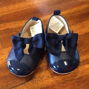 Gymboree Navy Shoe w/patent leather and bow